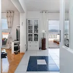 Appartamento Geraeumige Mit Meerblick By Interhome