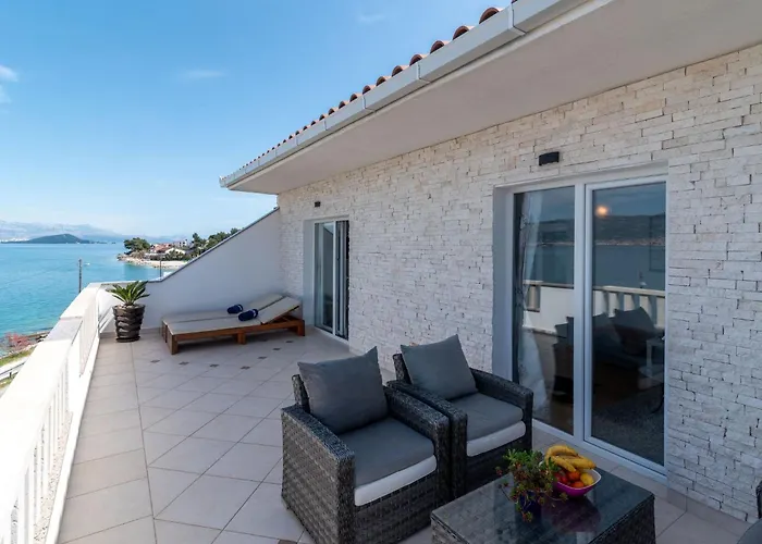 Geraeumige Mit Meerblick By Interhome * Τρογκίρ
