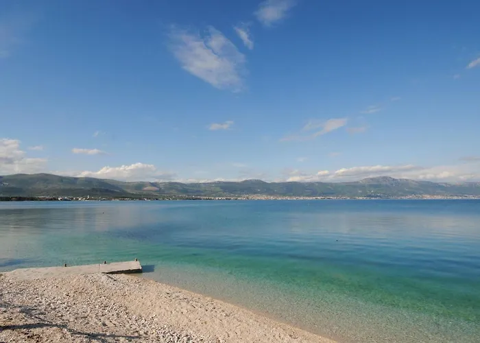 Geraeumige Mit Meerblick By Interhome Lägenhet Trogir