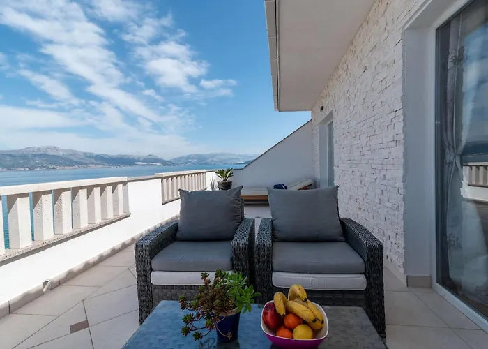 Geraeumige Mit Meerblick By Interhome Lägenhet