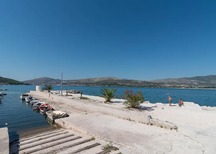 Διαμέρισμα Geraeumige Mit Meerblick By Interhome Τρογκίρ