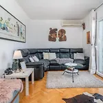 Geraeumige Mit Meerblick By Interhome Apartman Trogir