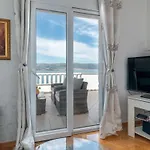 Apartman Geraeumige Mit Meerblick By Interhome Trogir