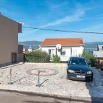 Geraeumige Mit Meerblick By Interhome Apartman *