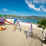 Apartman Geraeumige Mit Meerblick By Interhome Trogir