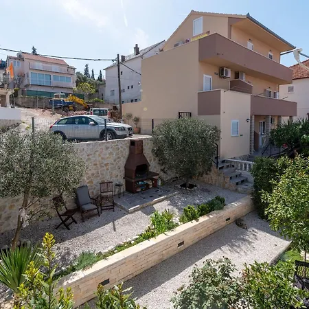 Geraeumige Mit Meerblick By Interhome شقة *