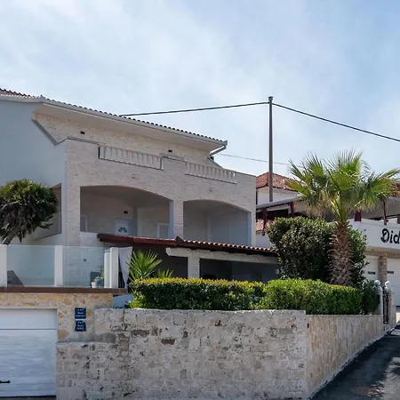 Apartmán - By Interhome Trogir