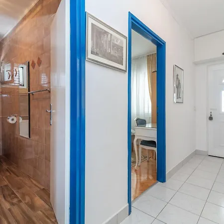 Lejlighed Geraeumige Mit Meerblick By Interhome Trogir